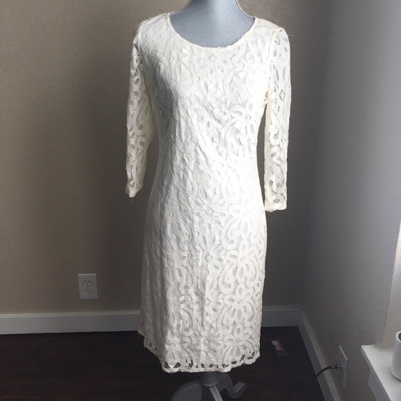 White lace dress - Picture 1 of 4